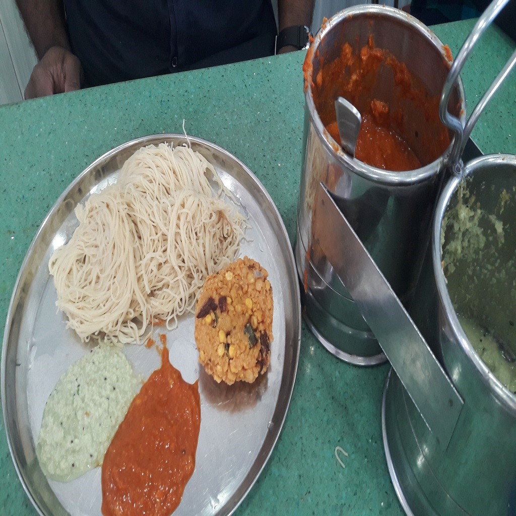 Breakfast at Saraswathi’s – Saraswathi Lodge, Galle Rd, Colombo 4